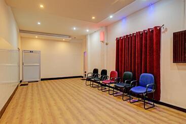 هتل Oyo Ganapati Bhawan Homestay