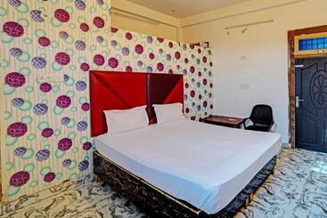 فندق Oyo Moon Murad Ganj
