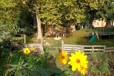 Albergue Del Oso Tierraluz