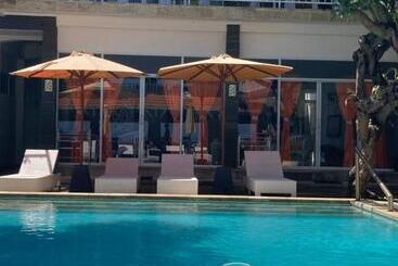 호텔 Villa Agung Beach Inn