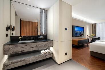 Intercity Hotel Futian Zhongzhou Bay