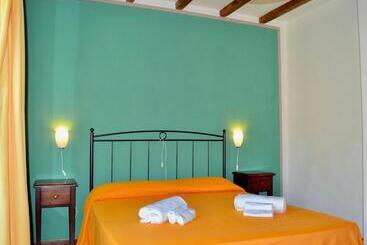 Isa Apartments 6 Beds, Ground Floor With Private Outdoor Area, In Residence With Swimming Pool
