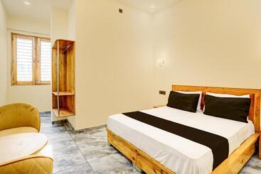 Oyo Hotel Ganga Safari