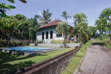 پانسیون Mejan Home Stay
