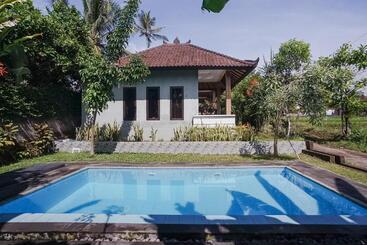 پانسیون Mejan Home Stay