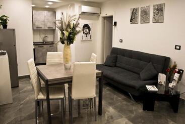 پانسیون Suite Napoli Sotterranea Con Jacuzzi