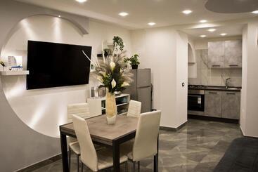 پانسیون Suite Napoli Sotterranea Con Jacuzzi