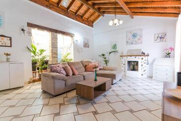 ペンション Guest House Villa Neon Tenerife