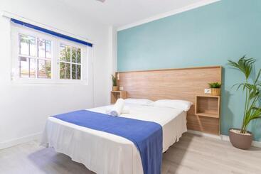 پانسیون Guest House Villa Neon Tenerife