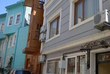 Riverland Apart Suites