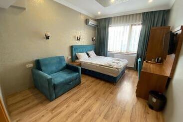 Riverland Apart Suites