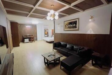 Signature By Hotel Crown Inn