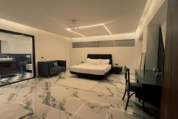 Signature By Hotel Crown Inn