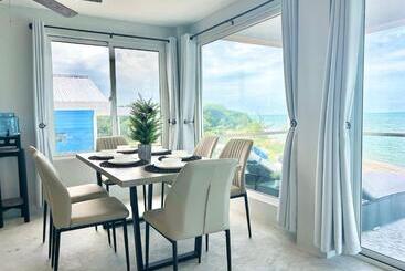 Villas Secreta Beachfront Resort