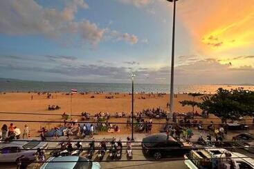 Welcome Hotel Beach Market Jomtien