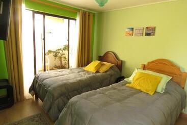 هاستل Hostal Blanca Estela