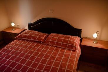 تختخواب و صبحانه Apartmani Park Kod Novice