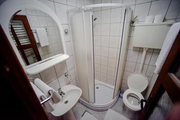 تختخواب و صبحانه Apartmani Park Kod Novice