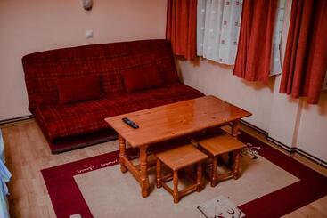 تختخواب و صبحانه Apartmani Park Kod Novice