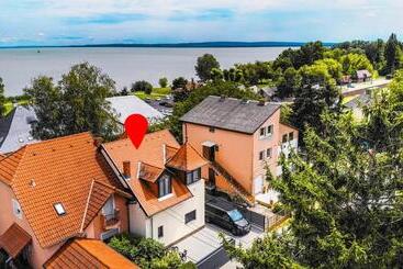 تختخواب و صبحانه Kiss Henézi Guest House