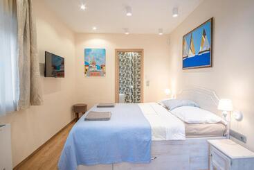 تختخواب و صبحانه Kiss Henézi Guest House