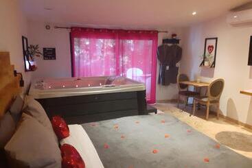 住宿加早餐  La Chambre Des Songes