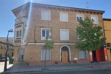 تختخواب و صبحانه La Maison Del Gállego