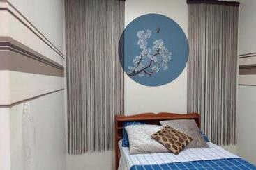 تختخواب و صبحانه Rumanija S Airport Rooms