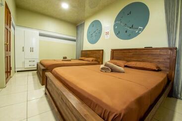 تختخواب و صبحانه Rumanija S Airport Rooms