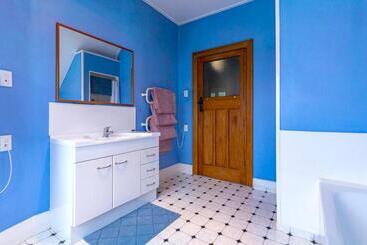 تختخواب و صبحانه The Magnolia Villa Cbd