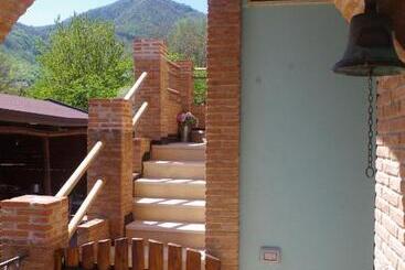 Caledonia B&b