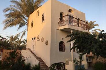 هتل Alexander Lodge