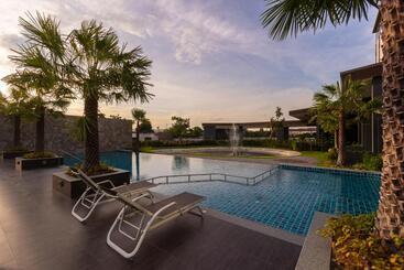 هتل Atrium Suvarnabhumi