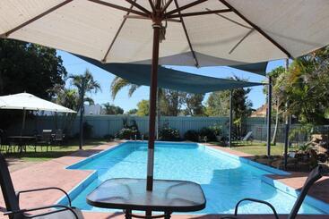 هتل Mt Isa Caravan Park