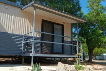 هتل Mt Isa Caravan Park