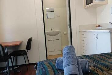 هتل Mt Isa Caravan Park