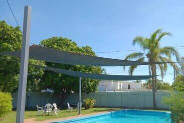 هتل Mt Isa Caravan Park