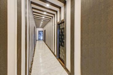 هتل Townhouse Oak Passport Inn
