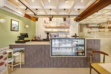 هتل Townhouse Oak Passport Inn