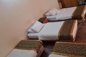 مُتل Crystal Hotel فندق كريستال