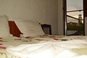 پانسیون Baba Dora Guesthouse
