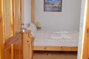 پانسیون Baba Dora Guesthouse
