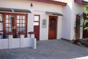پانسیون Room In Bb Room For 6 Amarachi Guesthouse Spitzkoppe