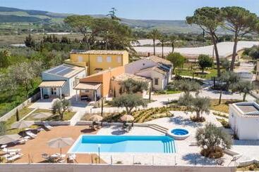 استراحتگاه Dimora Villa Ada