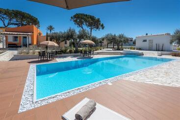 استراحتگاه Dimora Villa Ada
