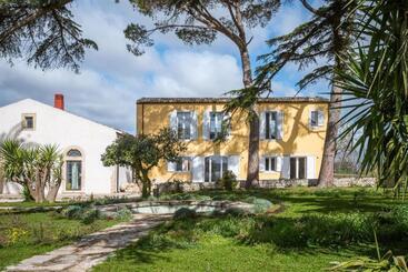 استراحتگاه Dimora Villa Ada