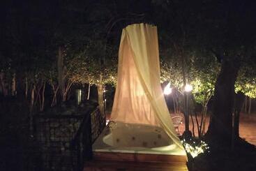 Al Rio Suites