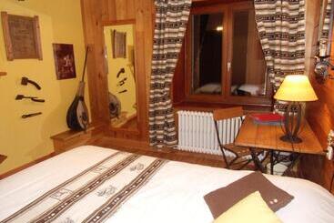 Общежитие Auberge Aux 3 Frenes
