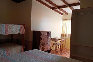 هاستل Hostal Amunategui