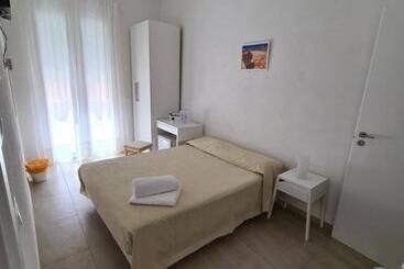 تختخواب و صبحانه La Casa Di Totò